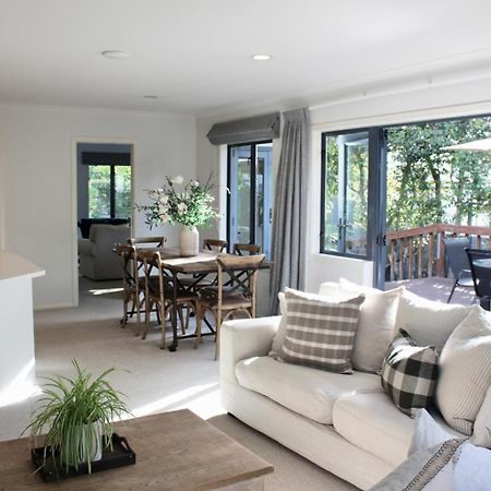5-Min Walk To Village - Havelock North Holiday Home With Spa Pool מראה חיצוני תמונה
