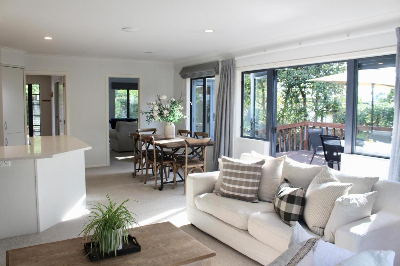 5-Min Walk To Village - Havelock North Holiday Home With Spa Pool מראה חיצוני תמונה
