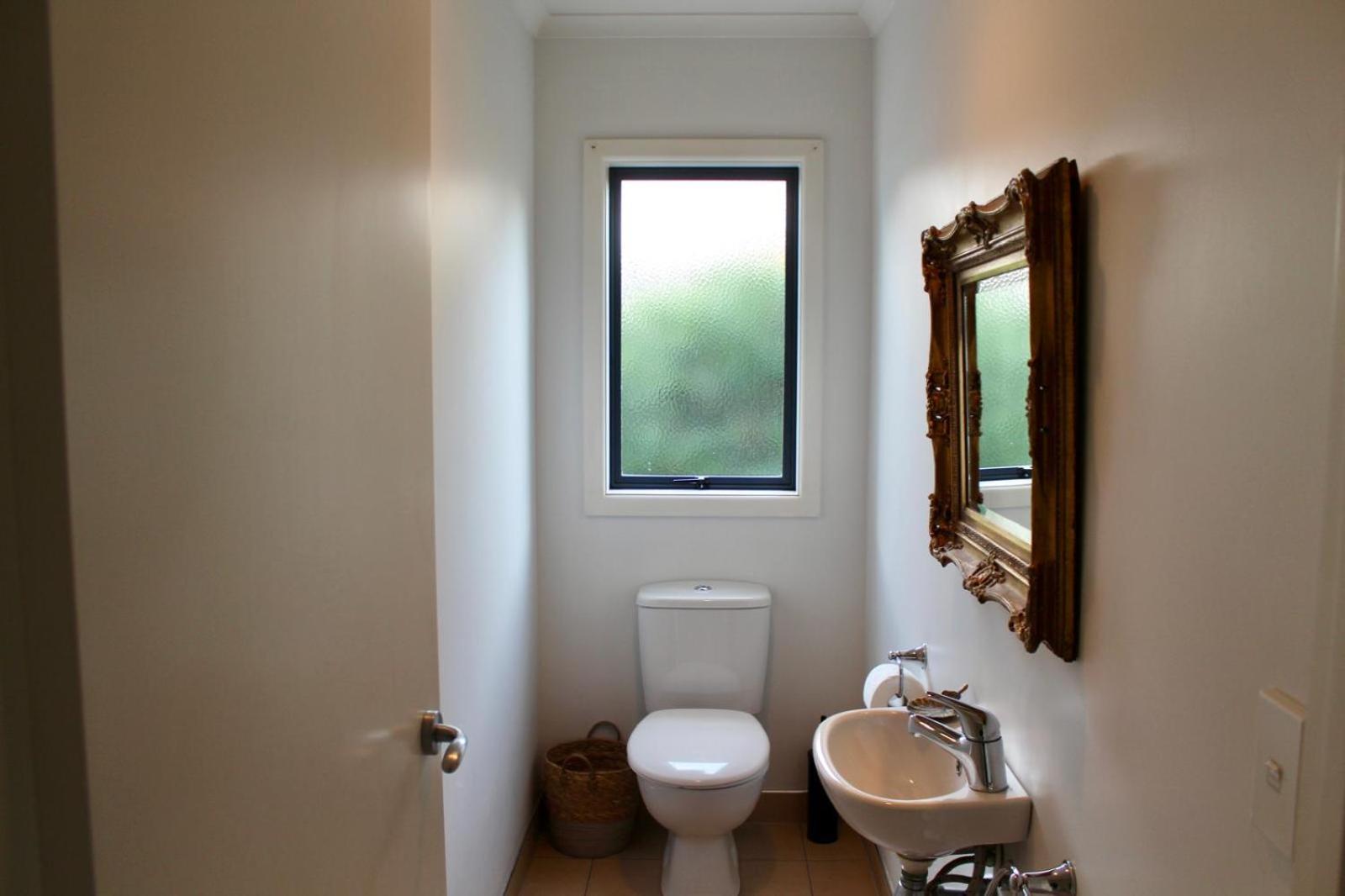 5-Min Walk To Village - Havelock North Holiday Home With Spa Pool מראה חיצוני תמונה