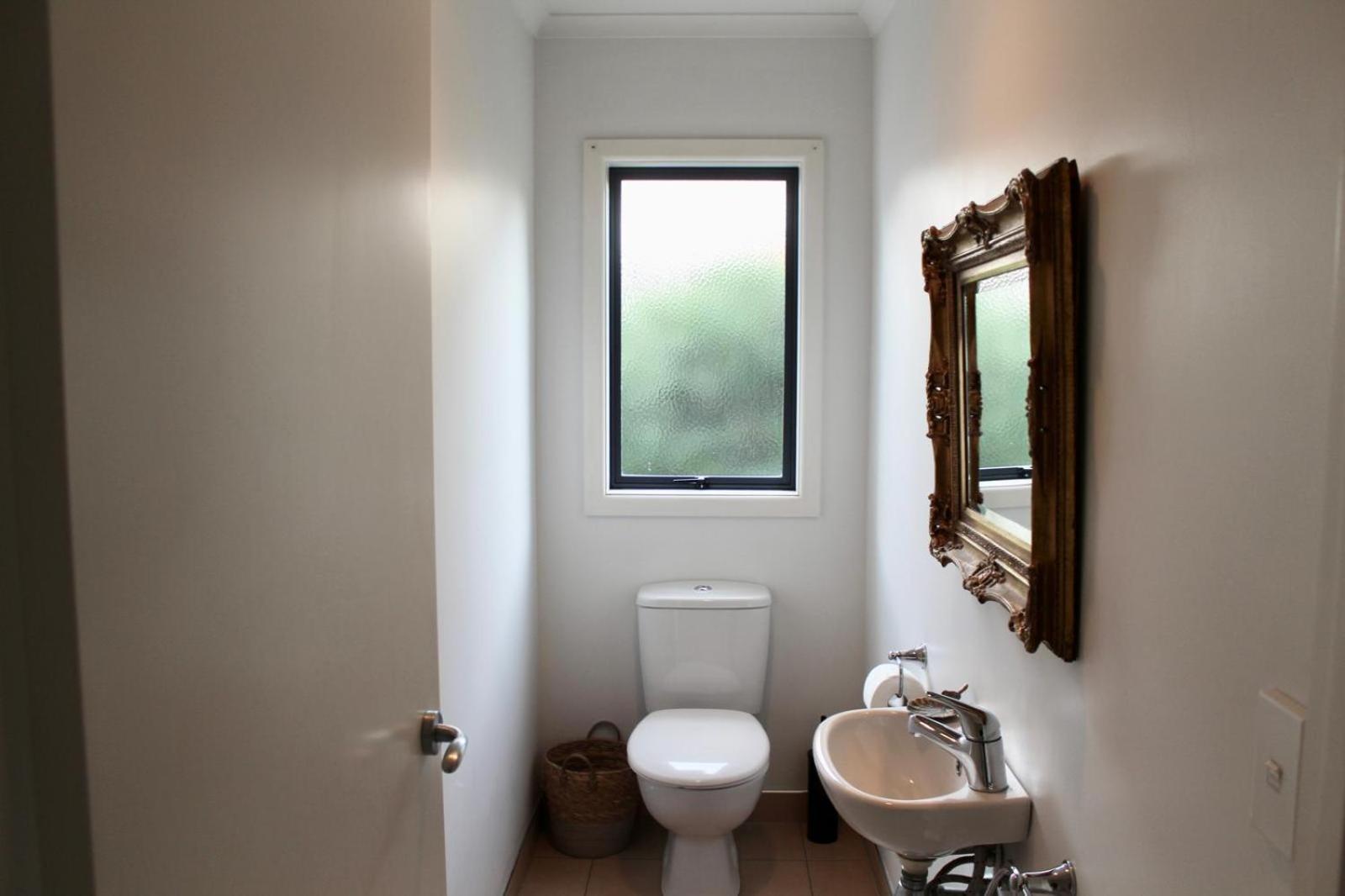 5-Min Walk To Village - Havelock North Holiday Home With Spa Pool מראה חיצוני תמונה
