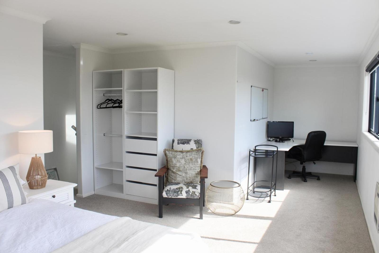 5-Min Walk To Village - Havelock North Holiday Home With Spa Pool מראה חיצוני תמונה