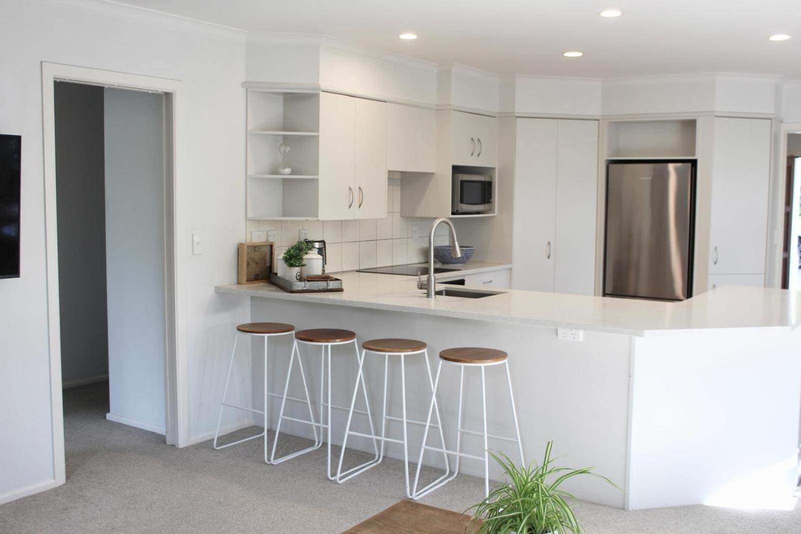 5-Min Walk To Village - Havelock North Holiday Home With Spa Pool מראה חיצוני תמונה